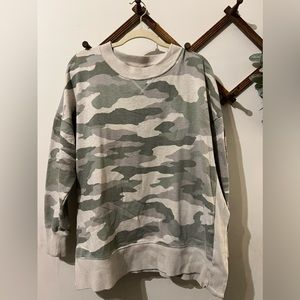 Women’s size xl Aerie crew neck camo